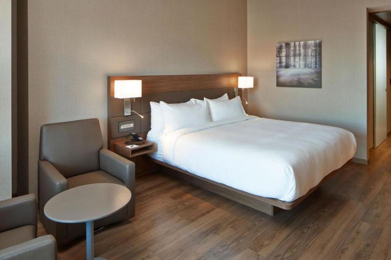 Ac Hotel By Marriott Minneapolis Downtown Exterior photo