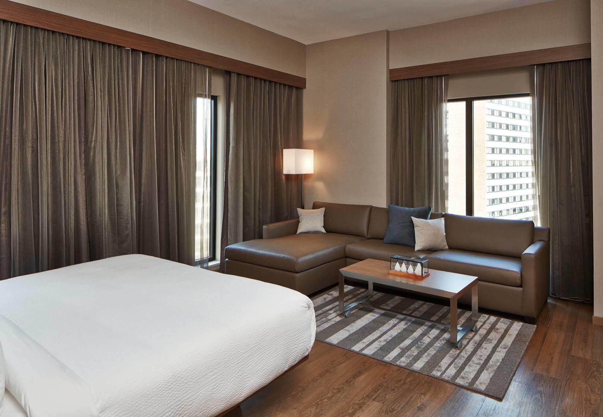 Ac Hotel By Marriott Minneapolis Downtown Exterior photo